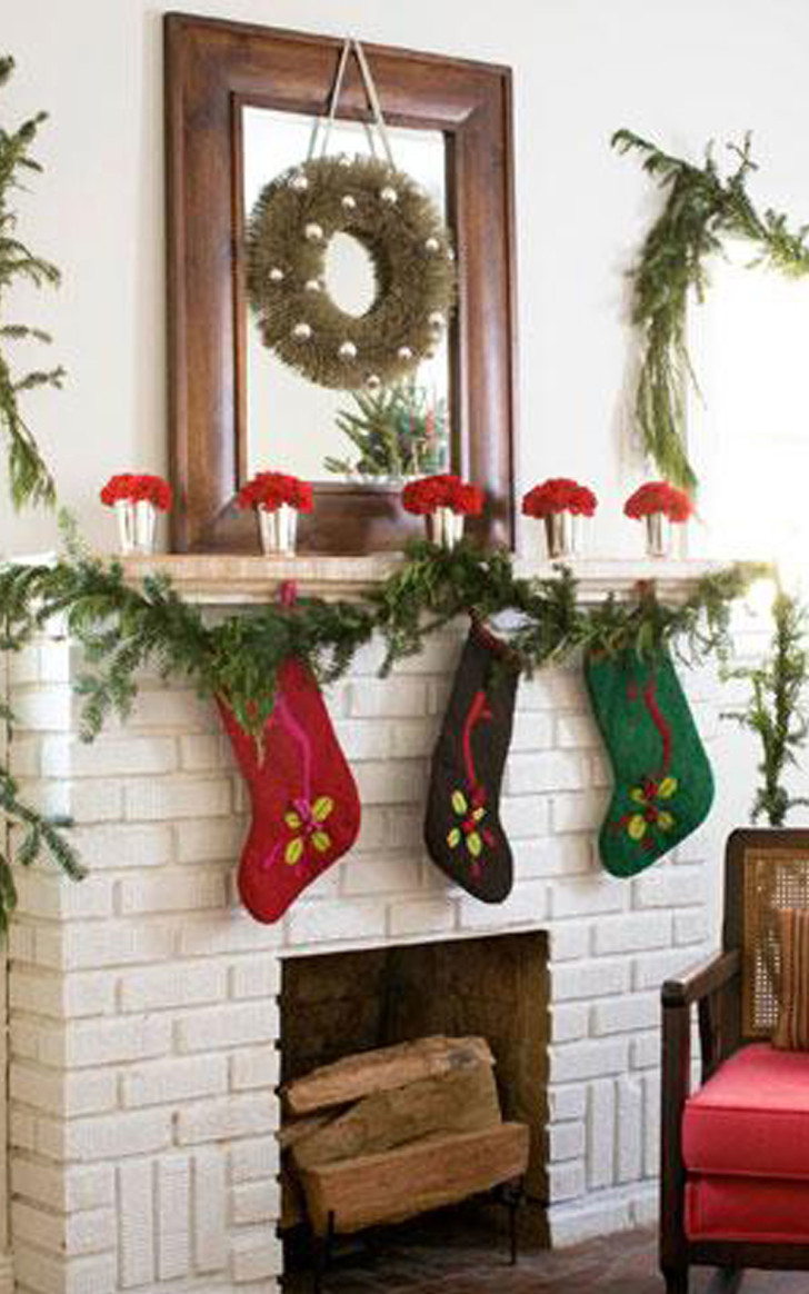 Furniture , 8 Inspiring Christmas Mantel Decoration Ideas : Cute Christmas Mantel Decorating