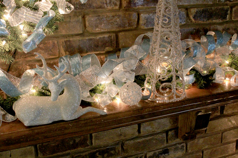 800x533px 12 Christmas Mantel Decorating Ideas Pictures Picture in Furniture