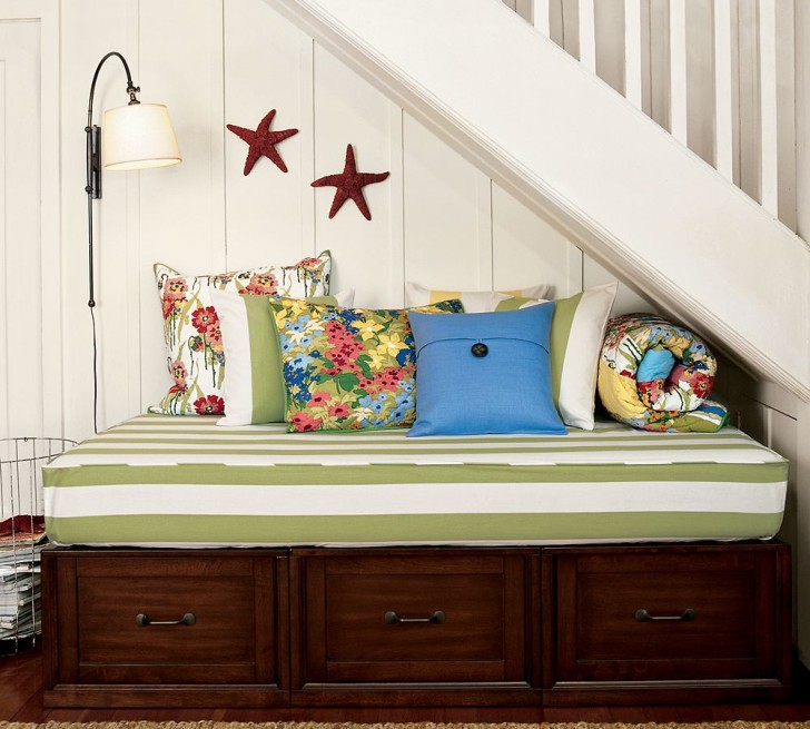 Bedroom , 10 Stratton Daybed Idea : Stratton Daybed Under Stairs