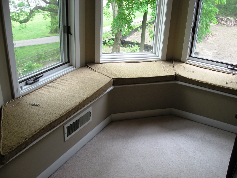 800x600px 7 Nice Bay Window Seat Cushions To Copy Picture in Furniture
