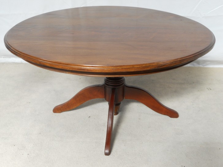 Furniture , 7 Awesome Round Pedestal Dining Tables : Oak Refectory Dining Table