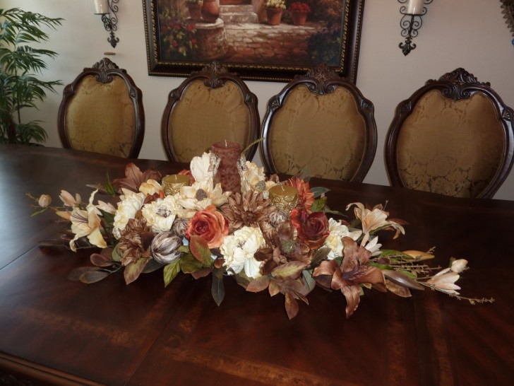 Apartment , 7 Good Silk flower arrangements for dining room table : Rustic Dining Room Table
