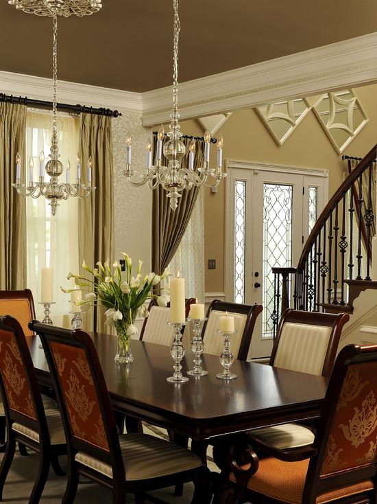Dining Room , 6 Awesome Centerpieces for dining room tables : Traditional Dining Room Table
