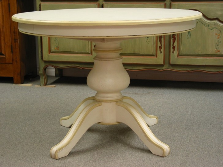 Furniture , 7 Good Expandable Round Dining Room Table : Dining Room Tables