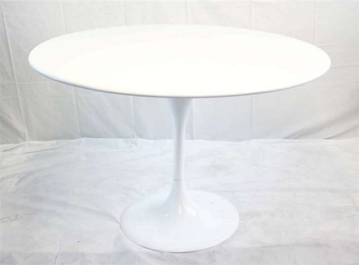 Furniture , 7 Good White Round Pedestal Dining Table : Modern White Round Pedestal Dining Table