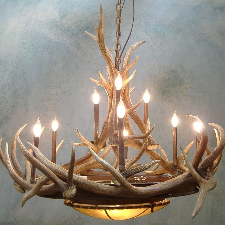 Lightning , 7 Amazing Antler chandelier : Rawhide Mica Elk Antler Chandelier