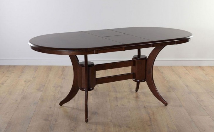 Furniture , 7 Fabulous Extendable Dining Room Tables : Townhouse Oval Extending Dining Room Table