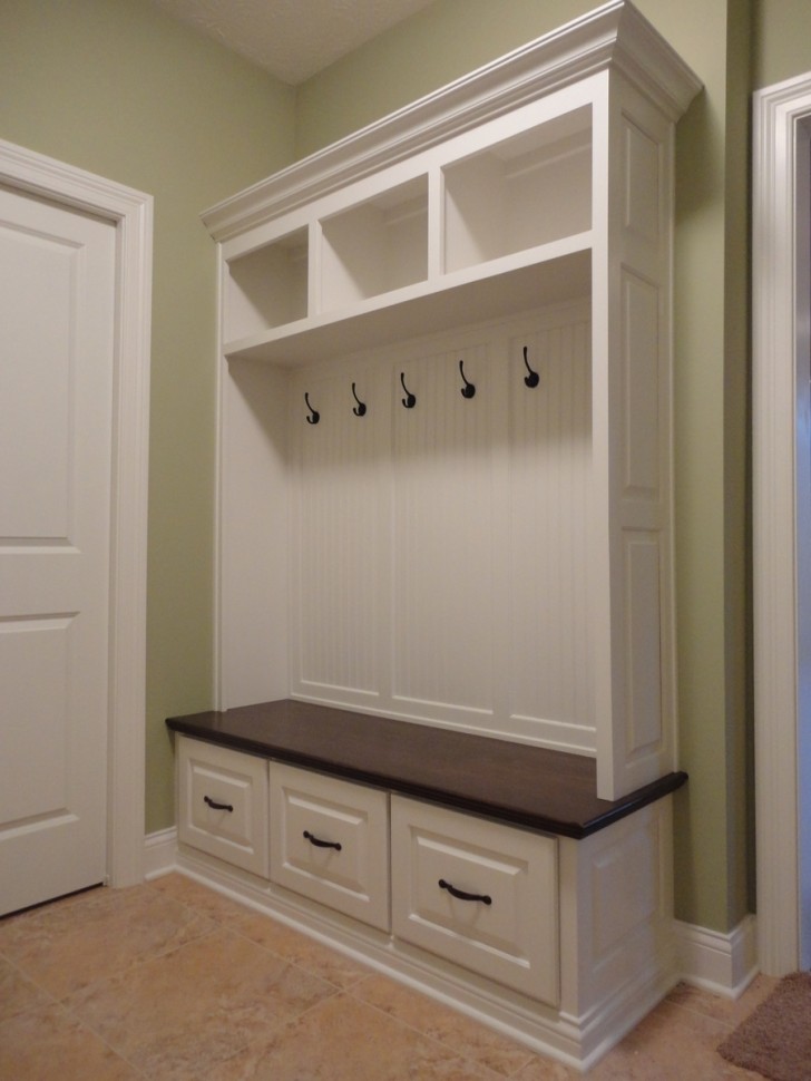 Kitchen Appliances , 7 Stunning Mudroom benches : Traditional Raised Panel
