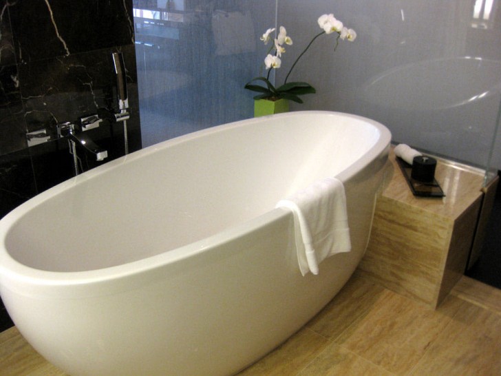 Bathroom , 7 Unique Soaker tub :  Japanese Hot Tubs