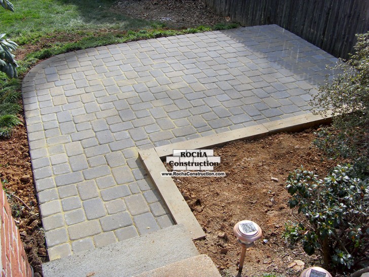 Others , 8 Gorgeous Paver patio designs :  Retaining Wall