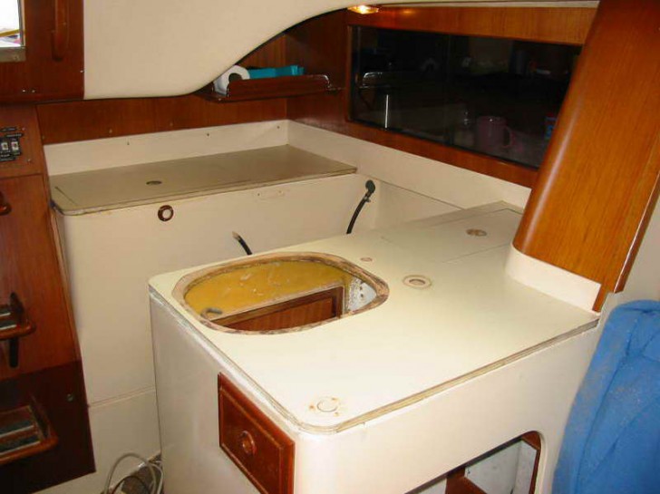 Kitchen , 8 Good Resin countertops : The Installing Resin Countertops