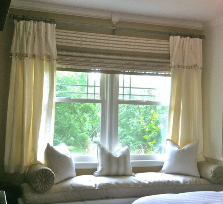 Others , 8 Gorgeous Bay window curtain ideas : Cream Sofa Little Curtain Designs