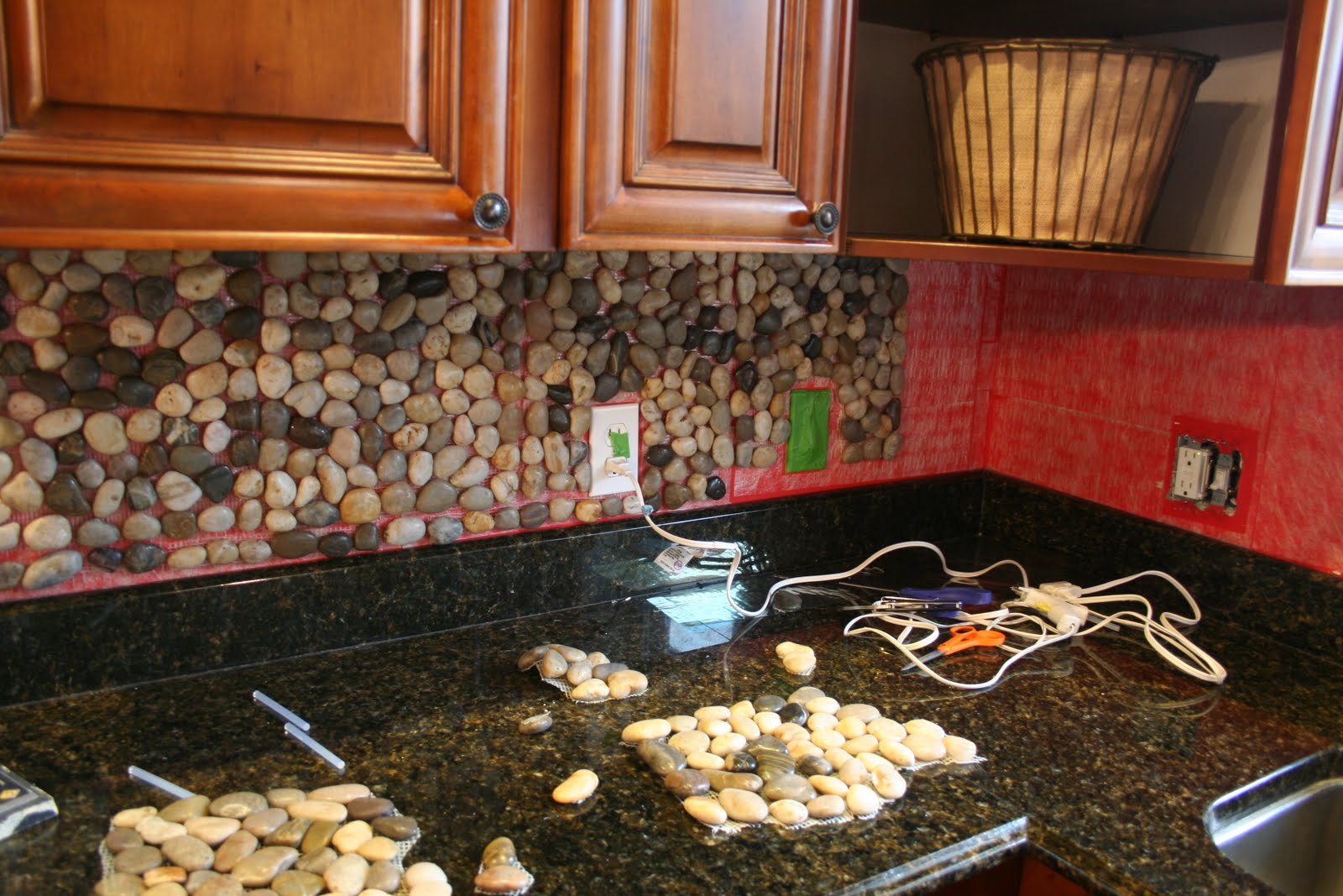 1600x1067px 5 Popular Pebble Backsplash Picture in Kitchen