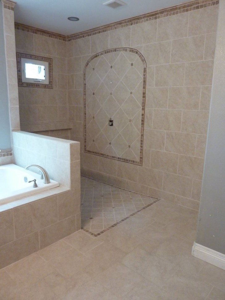 Bathroom , 7 Amazing Doorless shower : Rustic Tiled Doorless
