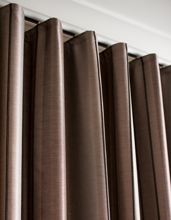 Others , 7 Unique Sun Blocking Curtains : opaque curtains