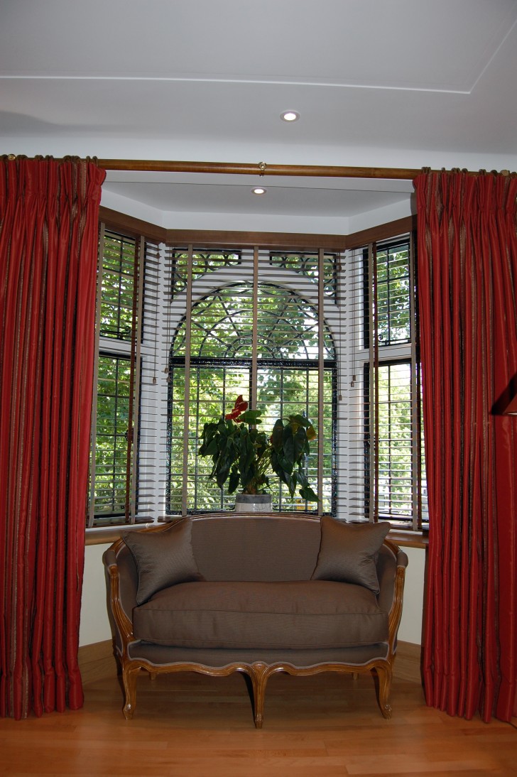 Interior Design , 8 Charming Bay window curtain ideas : Pole Over Bay Window