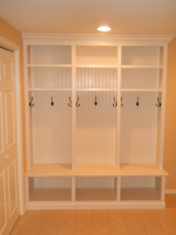 Furniture , 6 Ideal Lockers for mudroom :  Shoe Storage Bench