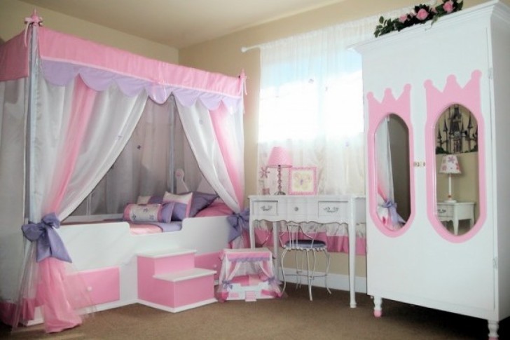 Bedroom , 11 Fabulous Princess bedrooms for girls : Wallpaper Girls Bedroom
