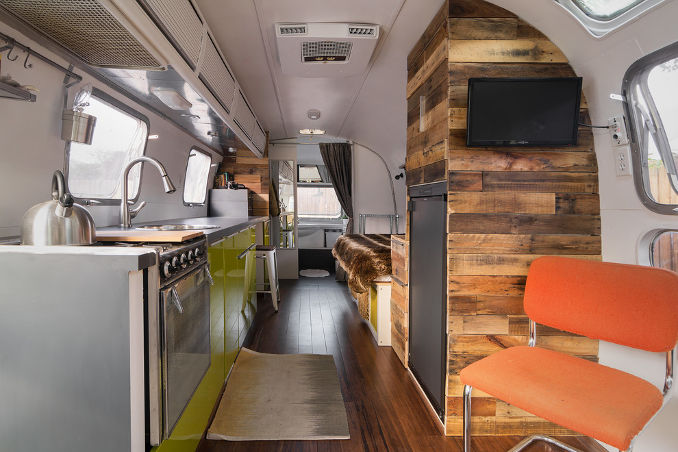 990x660px Awesome  Contemporary Small Camper Trailers With Bathroom Picture Ideas Picture in Kitchen