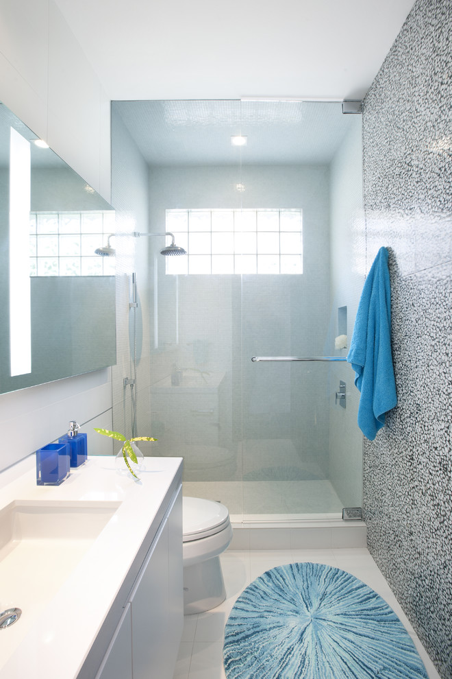 Bathroom , Beautiful  Industrial Small Bathroom Tub Shower Combination Photo Inspirations : Cool  Contemporary Small Bathroom Tub Shower Combination Image Ideas