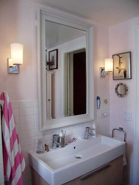 Powder Room , Charming  Contemporary Very Small Bathroom Sinks Ideas : Fabulous  Traditional Very Small Bathroom Sinks Ideas