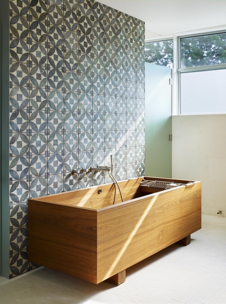 Bathroom , Stunning  Asian Deep Soaking Tub for Small Bathroom Picture Ideas : Lovely  Contemporary Deep Soaking Tub For Small Bathroom Picture Ideas